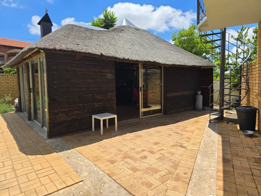 6 Bedroom Property for Sale in Dan Pienaar Free State